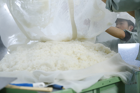 自社水田で造った米